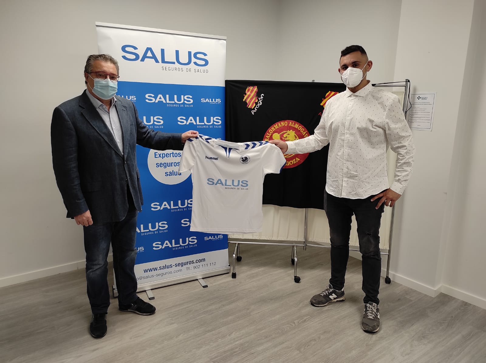 Salus patrocina al balonmano Almogávar